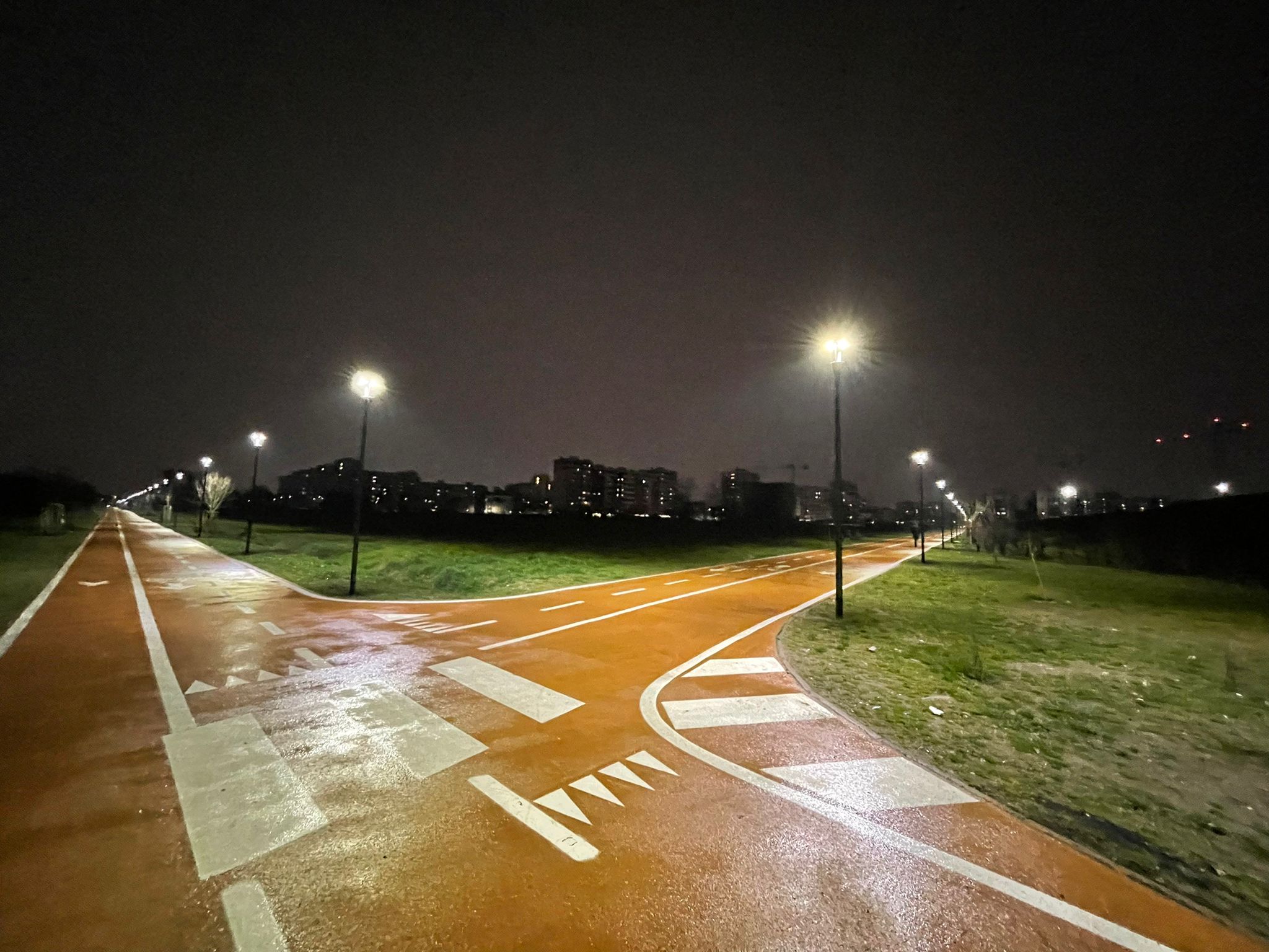 Completato l’impianto d’illuminazione della pista ciclopedonale della Bergamella