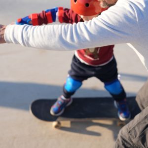 inaugurazione skatepark: bambino che impara