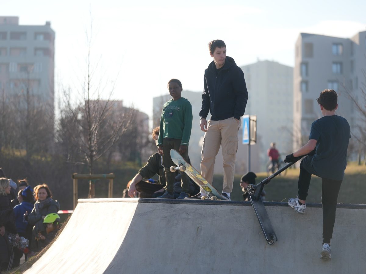 Inaugurazione skatepark: ragazzi con gli skate