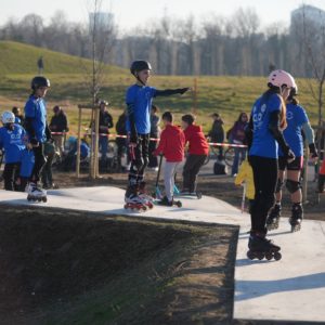 inaugurazione skatepark: bambini sulla pista
