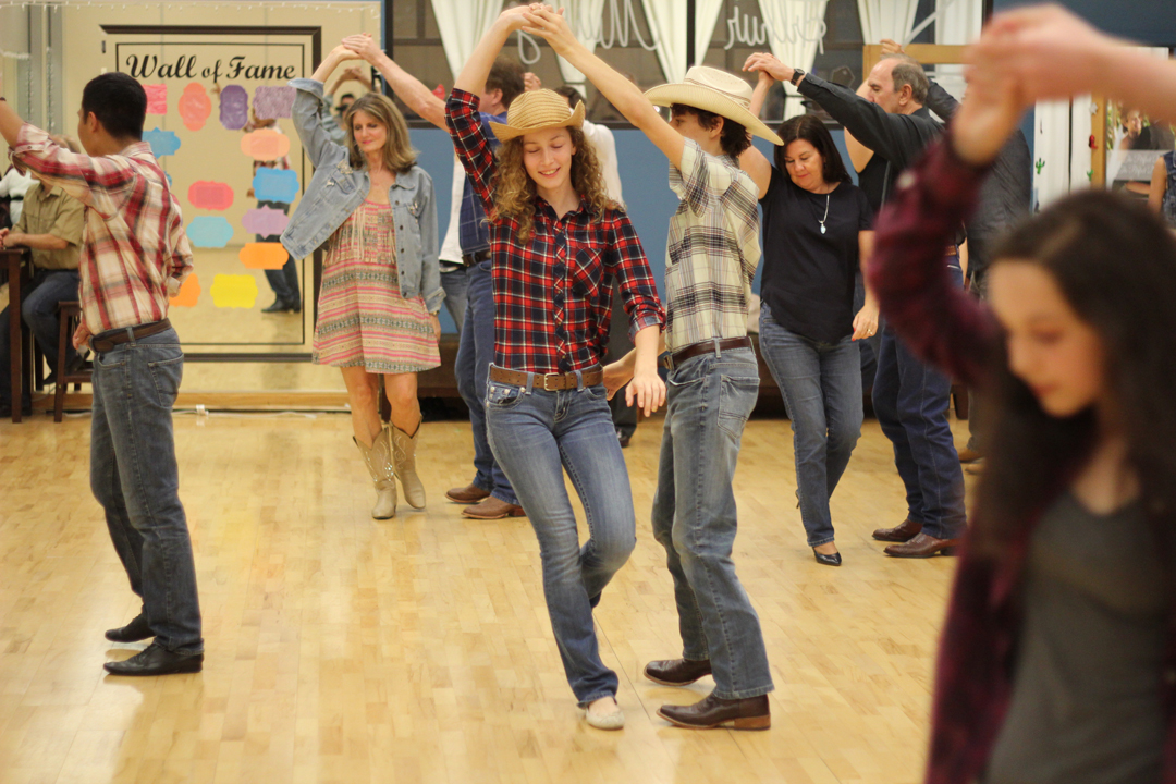 Un pomeriggio di danza country per donare il sorriso ai pazienti oncologici