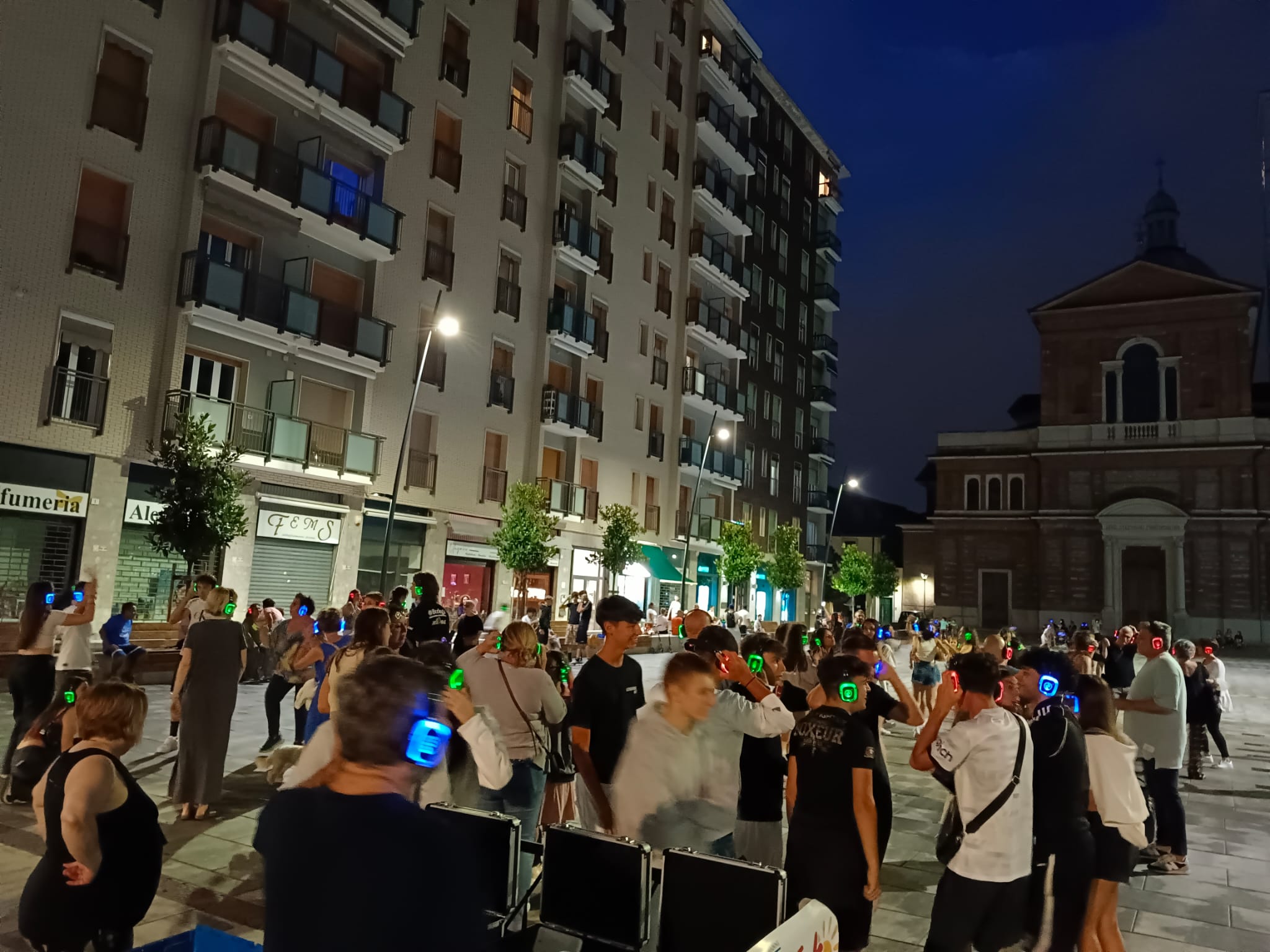 Silent disco in piazza Petazzi - Estate 2024