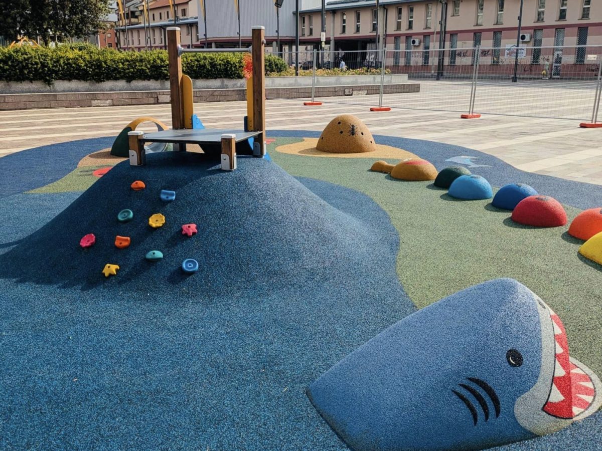 Nuovi giochi in piazza Oldrini