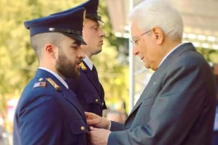 Agente di polizia Luca Scatà e il Presidente della Repubblica Sergio Mattarella