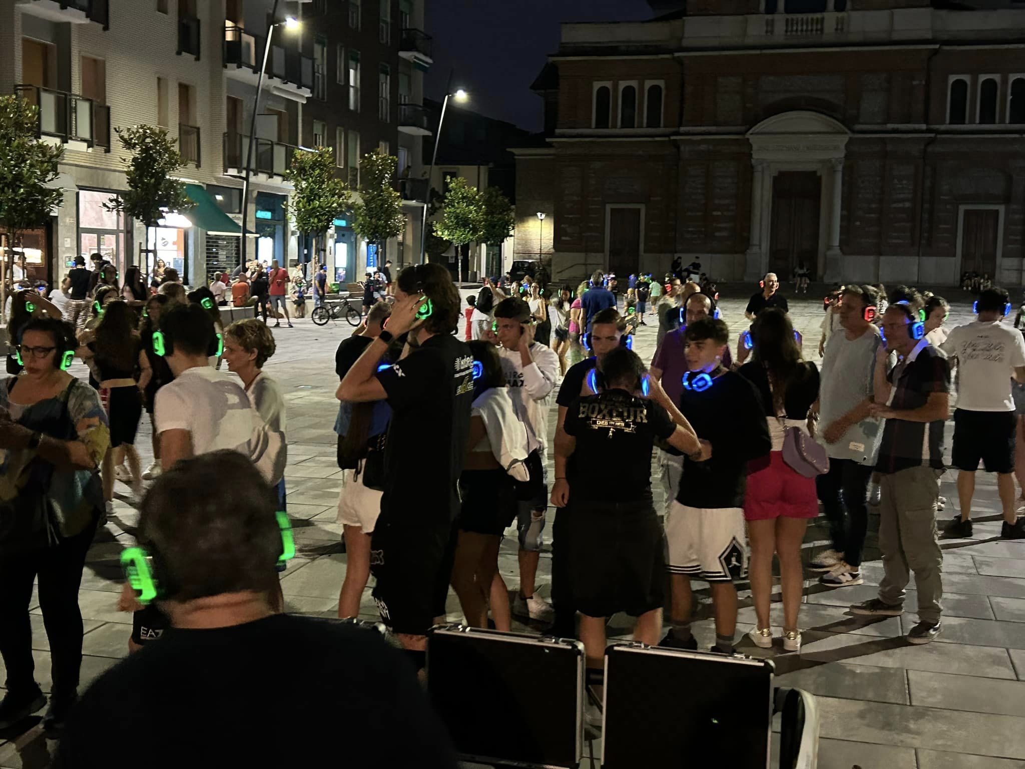 Silent disco in piazza Petazzi - Estate 2024