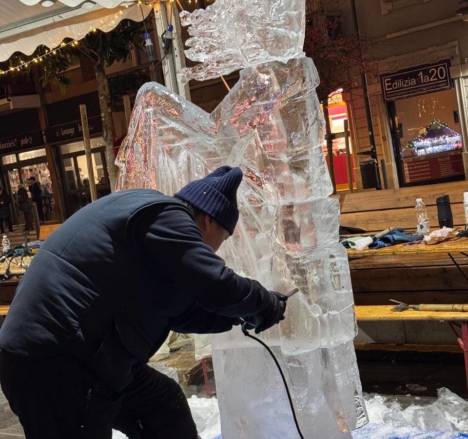 World Ice Art Championship 13-15 dicembre 2024, piazza Petazzi, Sesto San Giovanni